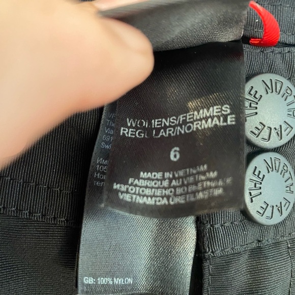 The North Face Womens Black Windbreaker Hiking Outdoor Pants/Shorts - Picture 5 of 9